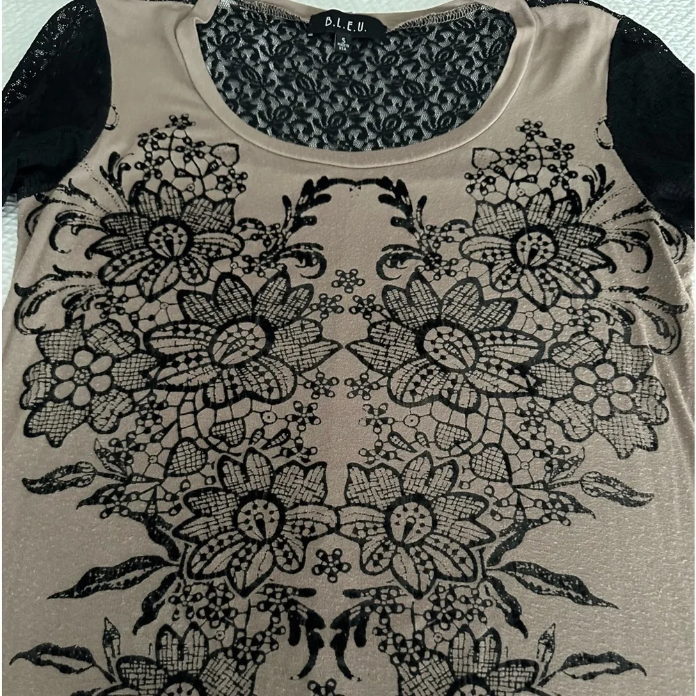 B.L.E.U. | Flocked Tunic Lace sleeves